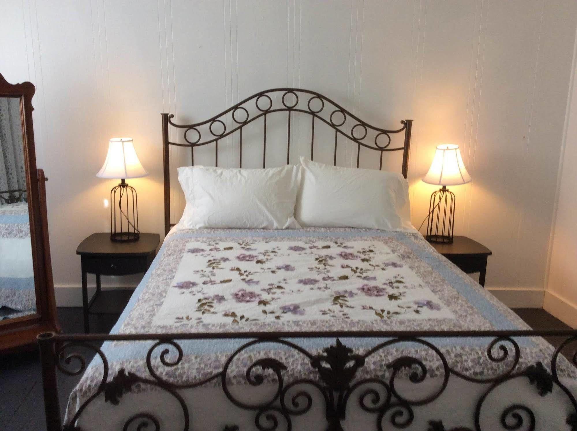 Country Road House Hotel Clendenin Екстериор снимка