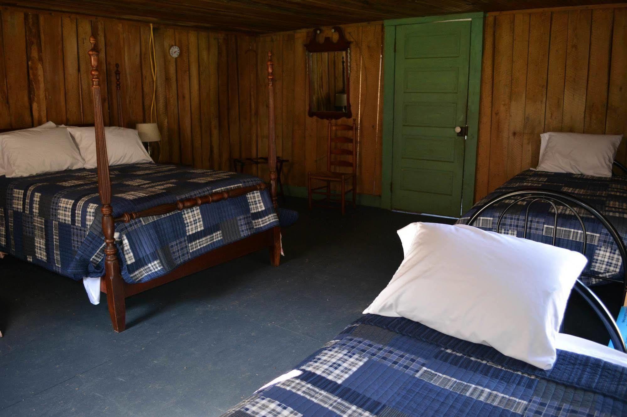 Country Road House Hotel Clendenin Екстериор снимка
