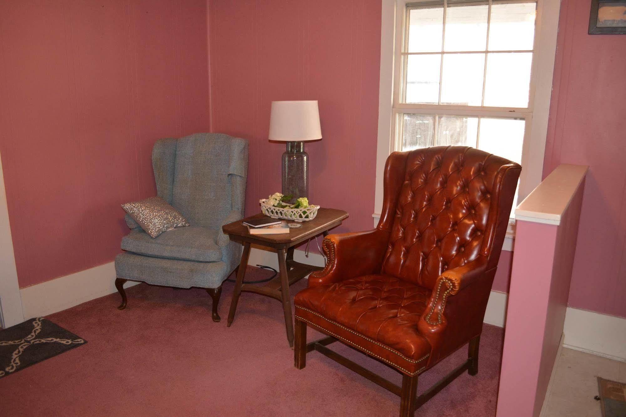 Country Road House Hotel Clendenin Екстериор снимка
